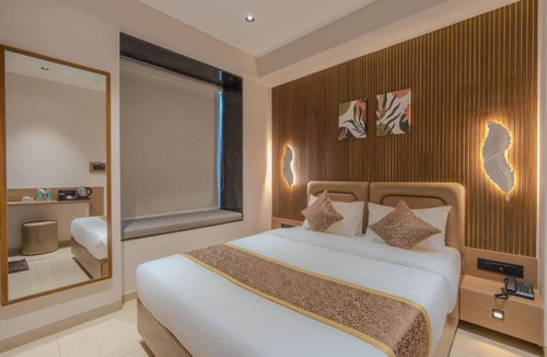 Surat Bed & Breakfast | Hotel 7 skye