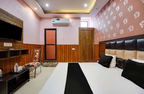 Auraiya Hotel | Hotel Aadhya & Restaurant