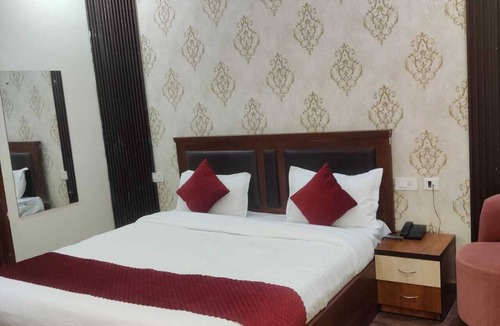Lucknow Hotel | Hotel Aastha Shree Dham