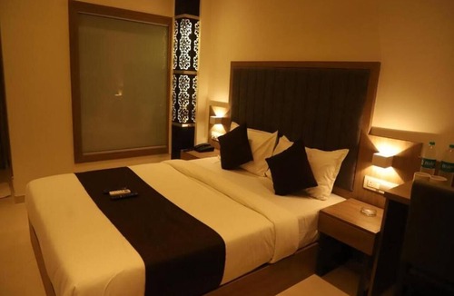 Chembur East Hotel | Hotel Abrol Suites
