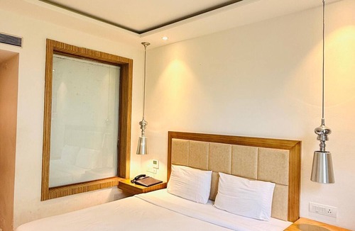 Rajnandgaon Hotel | Hotel Amora