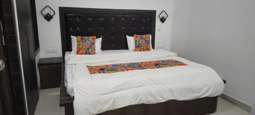 Agra Hotel | Hotel Ansh Palace - Village Near Taj Mahal Agra