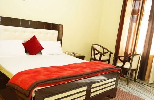 Ranikhet Hotel | Hotel Apoorva