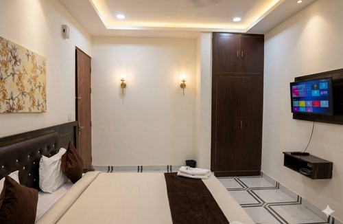 Agra Hotel | Hotel Brasil 3★ Stay Near Taj Mahal - FREE Local Guide - Exclusive at This Price