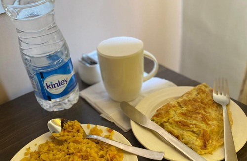 Sindhi Camp Hotel | Hotel City Crown - MI Road Jaipur City Center