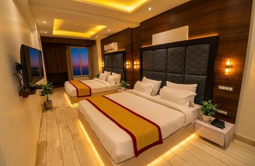 Sindhi Camp Hotel | Hotel City Crown - MI Road Jaipur City Center