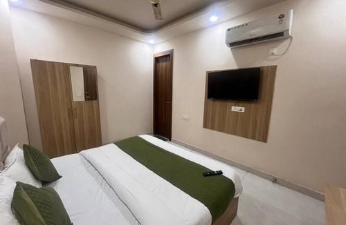Noida Hotel | Hotel Crystal