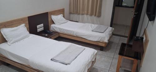 Bhilad Bed & Breakfast | Hotel Crystal inn