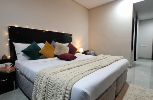 DLF Phase 3 Hotel | Hotel Giri Prime Inn Near Cyber City, Phase 3 Metro