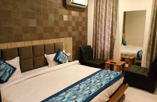 Zirakpur Hotel | Hotel Glass INN