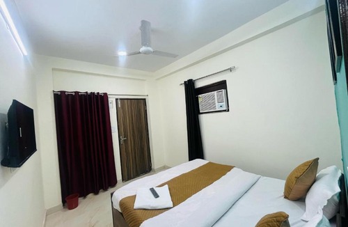 Sainik Farm Hotel | Hotel Grand Zara - Saket Metro