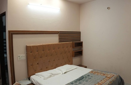 Thanesar Hotel | Hotel Hari sarovar