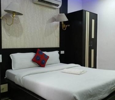 Taj Ganj Hotel | Hotel Laxman Resort by The Golden Taj Group &Hotels