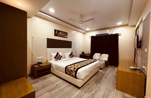 Marhi Hotel | HOTEL LOTUS INN