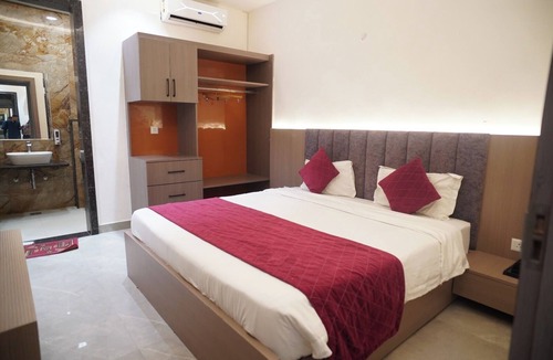 Kanpur Hotel | Hotel Mahalaxmi Grand