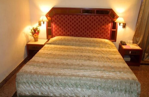 Vadapalani Hotel | Hotel Maurya International