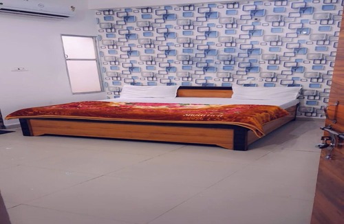 Kanpur Hotel | Hotel MeenakshI Palace Kanpur