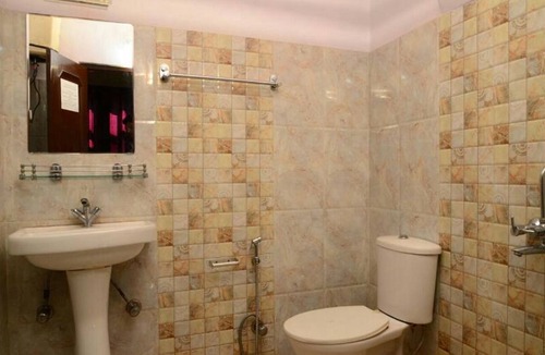Aleo Bed & Breakfast | Hotel Monarch Residency