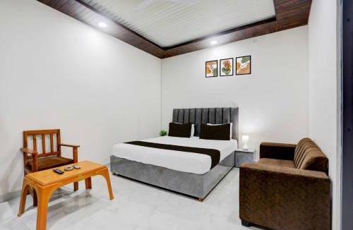 Balrampur Hotel | Hotel O by OYO Aparna and Marriage Lawn