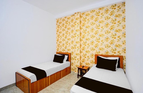 Kanpur Dehat District Hotel | Hotel O Rangoli guest house