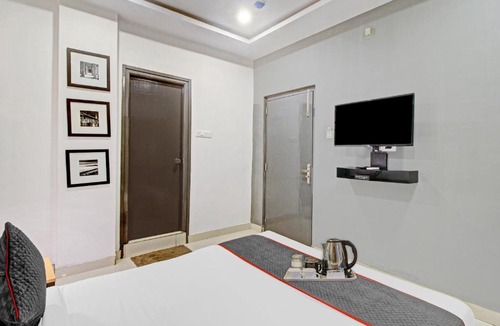 Shamshabad Hotel | Hotel O SS Skyline