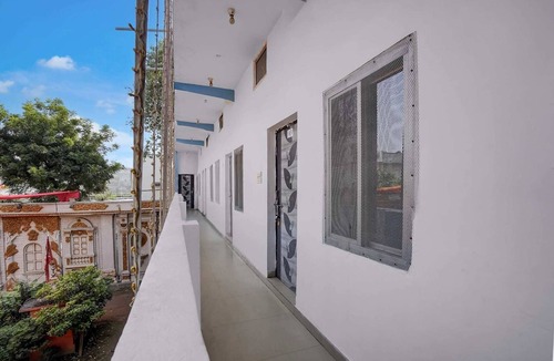 Sultanpur House | Hotel O Sultanpur Railway Junction