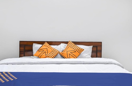 Sindhi Camp Hotel | Hotel O Tara Mahal
