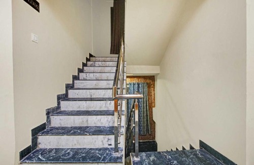 Kolar Road Hotel | Hotel O The Whistler