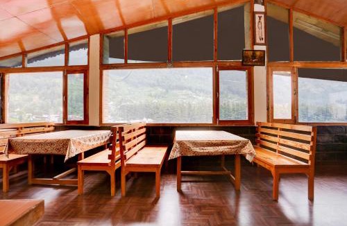 New Manali Hotel | Hotel O Whistling Winds