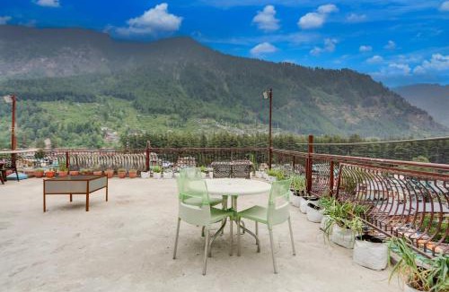 New Manali Hotel | Hotel O Whistling Winds