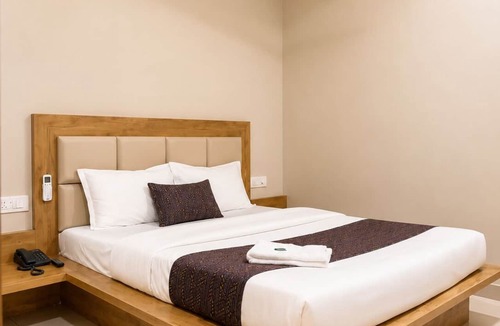 Indore Hotel | Hotel One 40