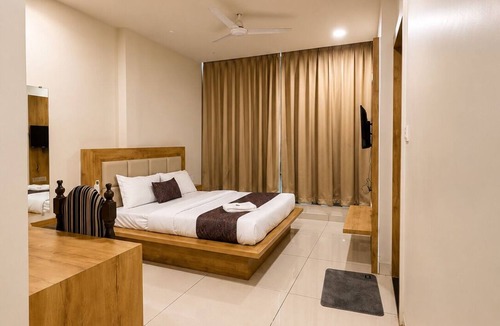 Indore Hotel | Hotel One 40