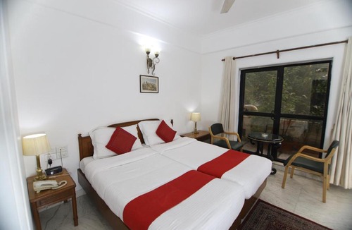 Saket Hotel | Hotel Palm Greens