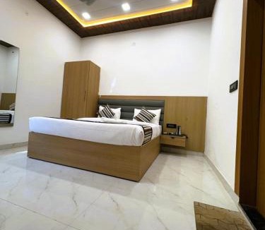 Taj Ganj Hotel | Hotel Pearl Nest Palace