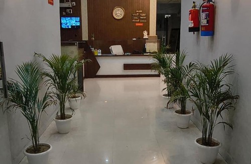 Mirzapur Hotel | Hotel Radhika Palace