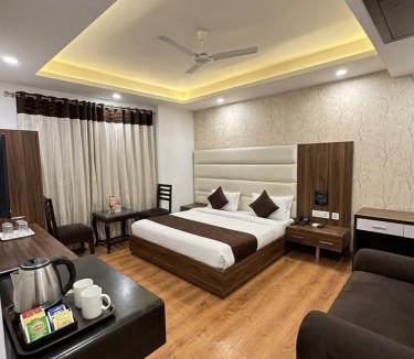 Kaushambi Hotel | Hotel Rajpath Residency 2 Min Walk From Kaushambhi Metro Station