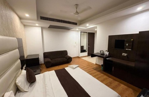 Vaishali Hotel | Hotel Rajpath Residency 2 Min Walk From Kaushambi Metro Station 3-star hotel Kaushambi, Ghaziabad