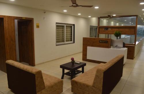 Veraval Hotel | Hotel Revive