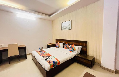 Kalkaji Hotel | Hotel Rise Villa
