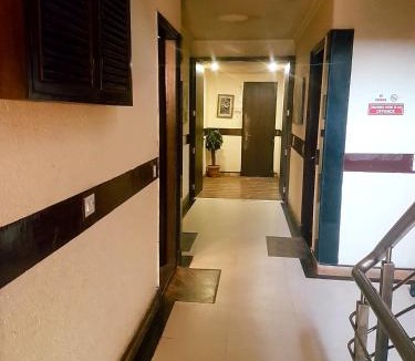 Chittaranjan Hotel | Hotel Royal Castle Grand