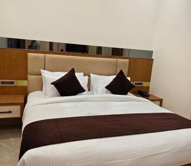 Aligarh Hotel | Hotel ROYAL DC