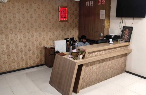 Valsad Hotel | Hotel Royal Stay