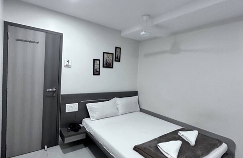 Kalbadevi Hotel | HOTEL RS REGENCY