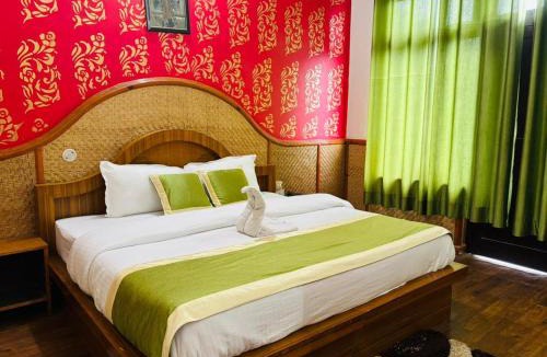 Kausani Hotel | Hotel Sumit
