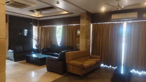 Durg Hotel | Hotel Surya Palace - Durg Railway Station