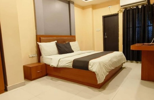 Varanasi Hotel | HOTEL SWARNA PALACE