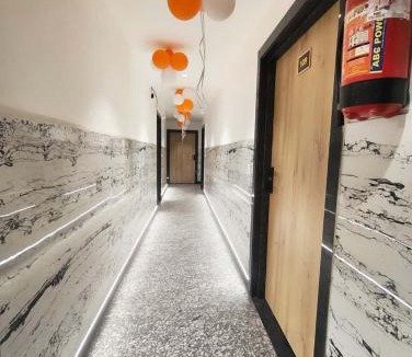 Agra Hotel | Hotel The Skyluxe