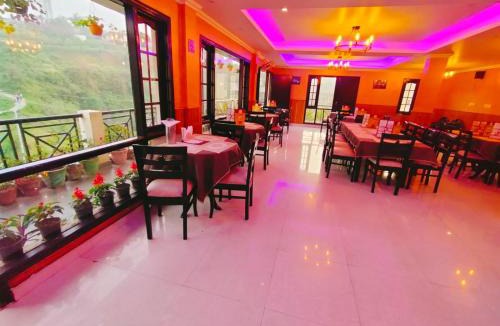 Bhowali Hotel | Hotel Traveller Inn & Prathak Restaurant