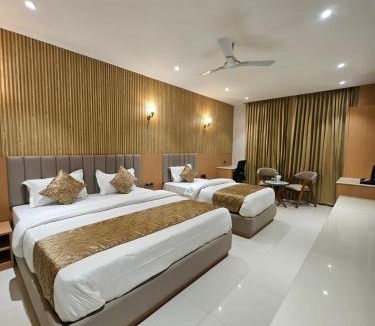 Faizabad Hotel | Hotel Trimurti By Carlton Suites