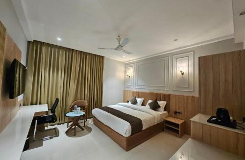 Faizabad Hotel | Hotel Trimurti By Carlton Suites